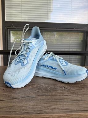ALTRA Women’s Light Blue Running Shoes - Visible Logo size 8